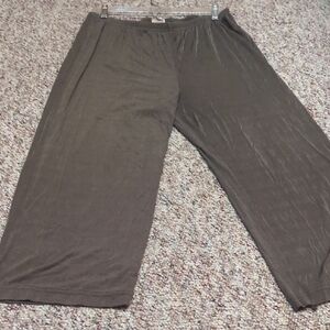 Olive Women's Pants. Great For Business Travel.